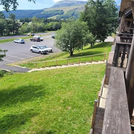 Super 5/6 Pers. Vue Sur Les Monts Du Cantal Apartmán