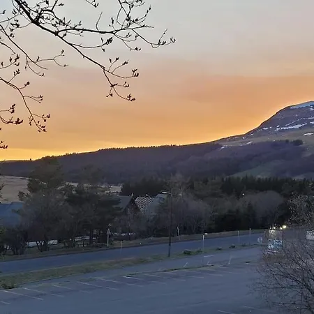Super 5/6 Pers. Vue Sur Les Monts Du Cantal Apartment Besse-et-Saint-Anastaise